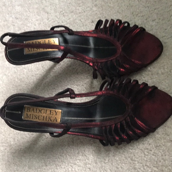 Badgley Mischka shimmery dark red heels - Picture 5 of 7